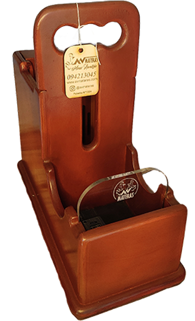 Matera con porta celular y tabla para picar